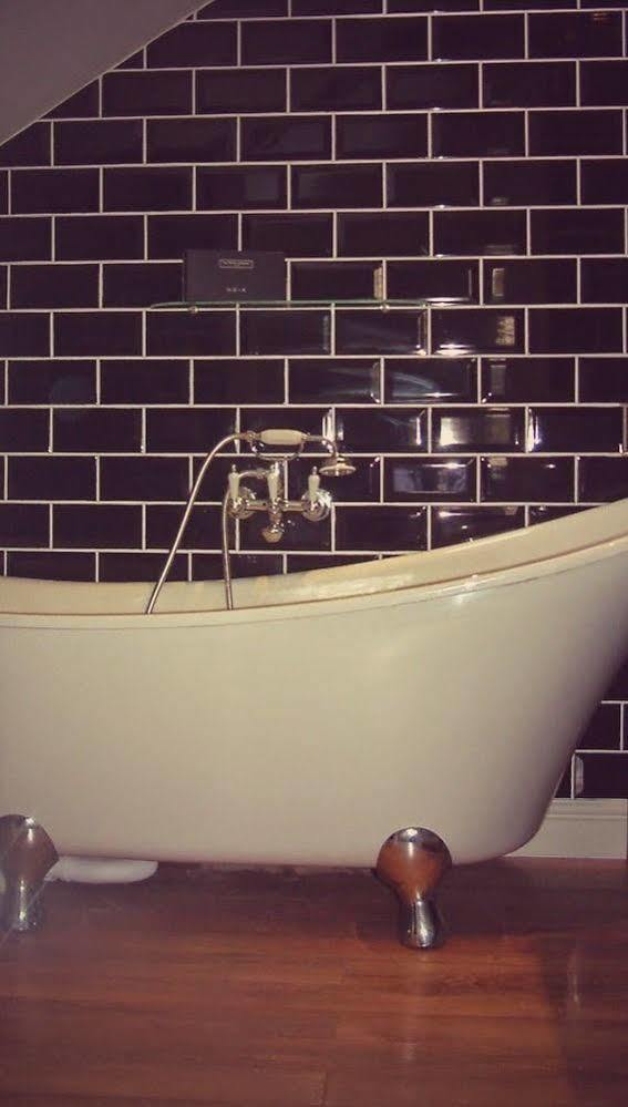 Fifty One And A Half Boutique B&B Clitheroe Esterno foto